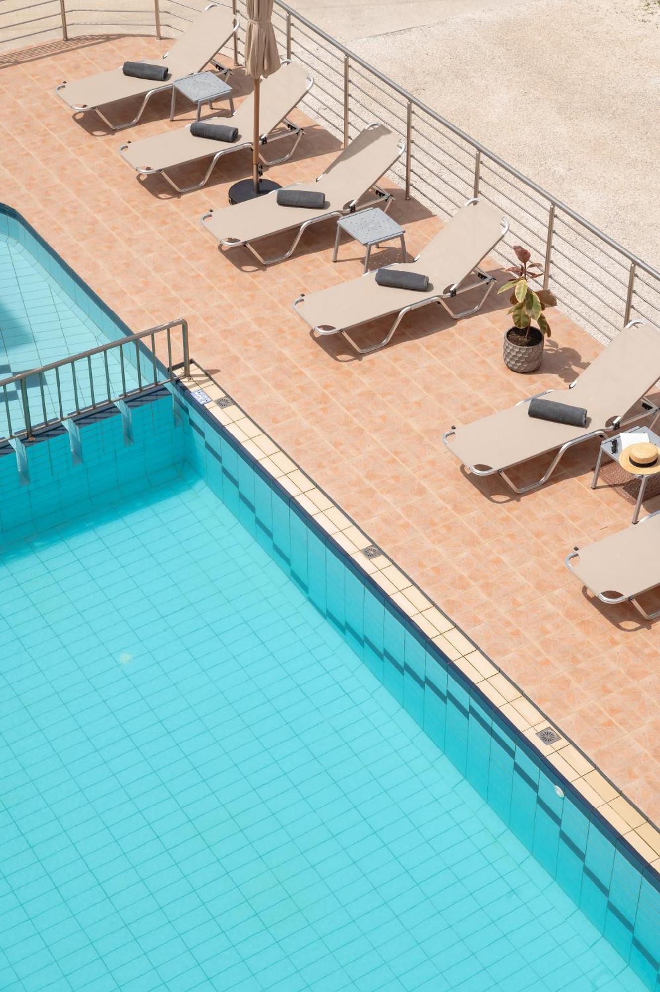 Thelesi Apartments Stalos Ngoại thất bức ảnh